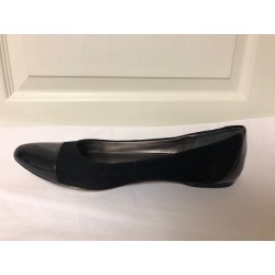 Calvin Klein Elda Black Suede Patent Leather Pointed Toe Flats Sz 8M