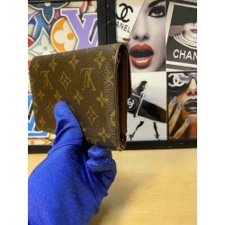 LOUIS VUITTON Portefeuille Alexandra Trifold Monogram Wallet